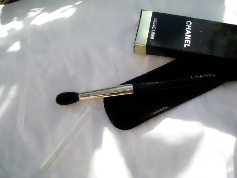 chanel eyeshadow brush