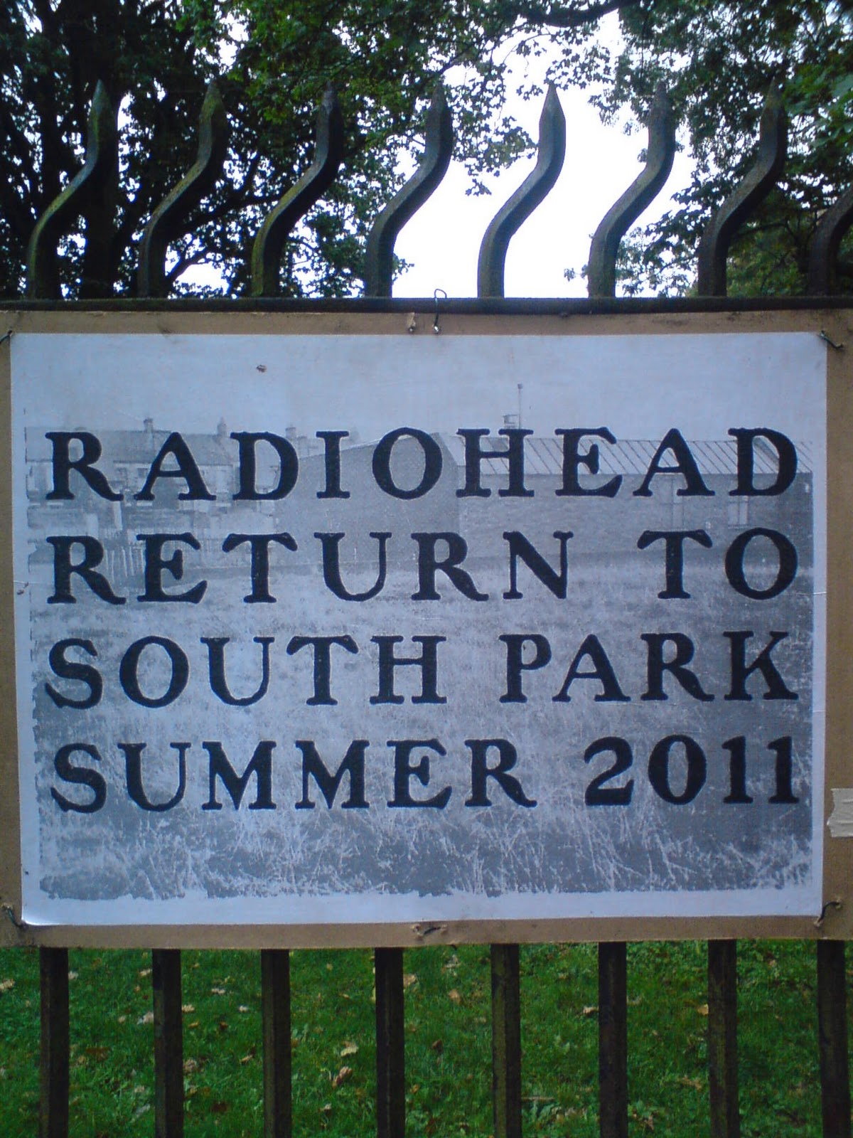 radiohead_south_park_2011_oxford.jpg