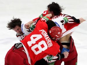 [hockey.jpg]