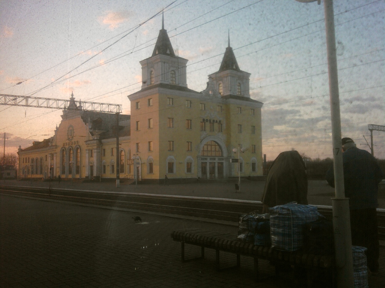 [Photo032.jpg]
