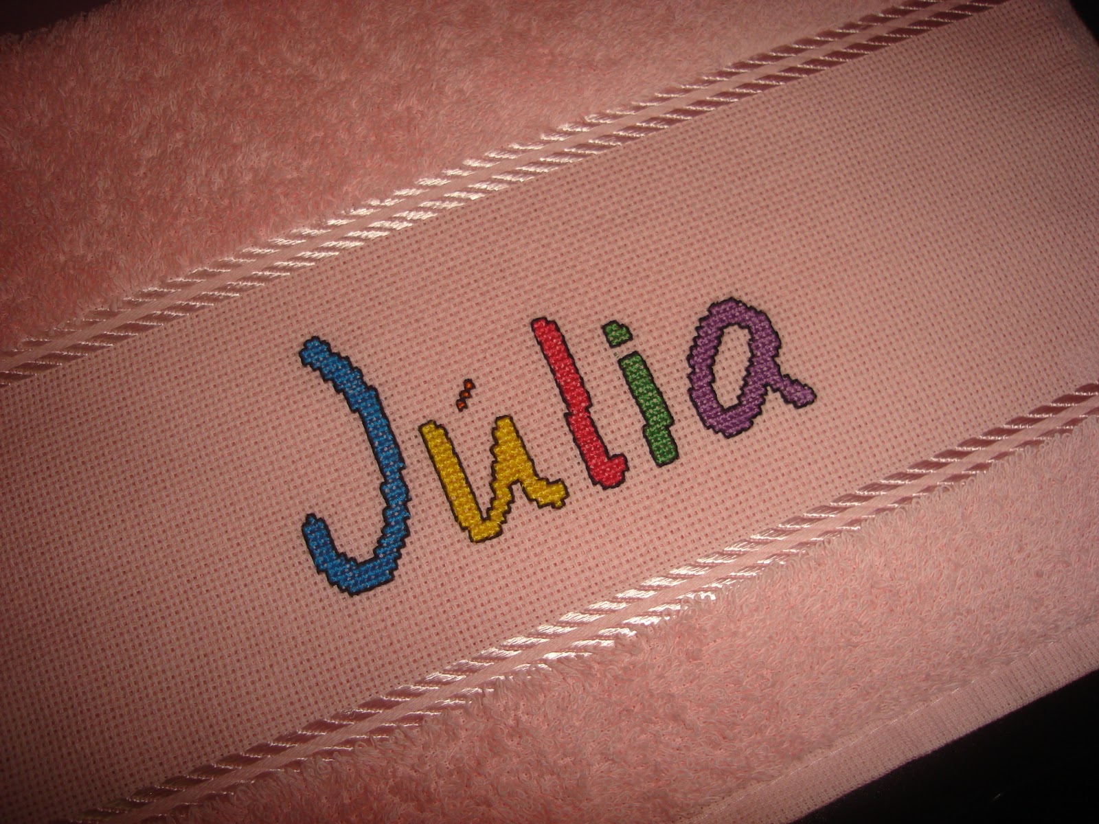 Laurinha - BORDADOS EM PONTO CRUZ: Júlia - Ponto Cruz