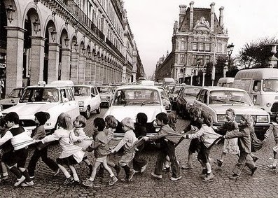 [-RobertDoisneau.jpg]