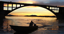Pôr do Sol sob o rio Paraguai