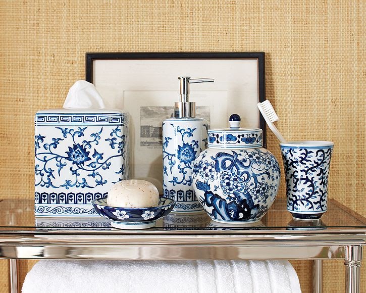 Dose of Design Love it! Blue & White bath accessories