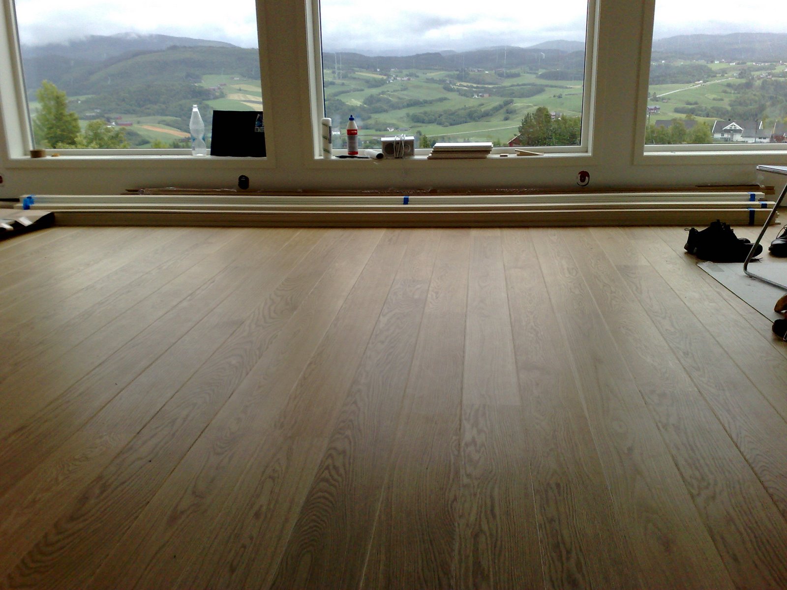 [13062009097-700000.jpg]