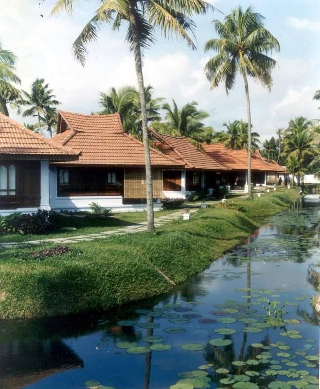 [Kumarakam+Resort,+Kottayam.bmp]