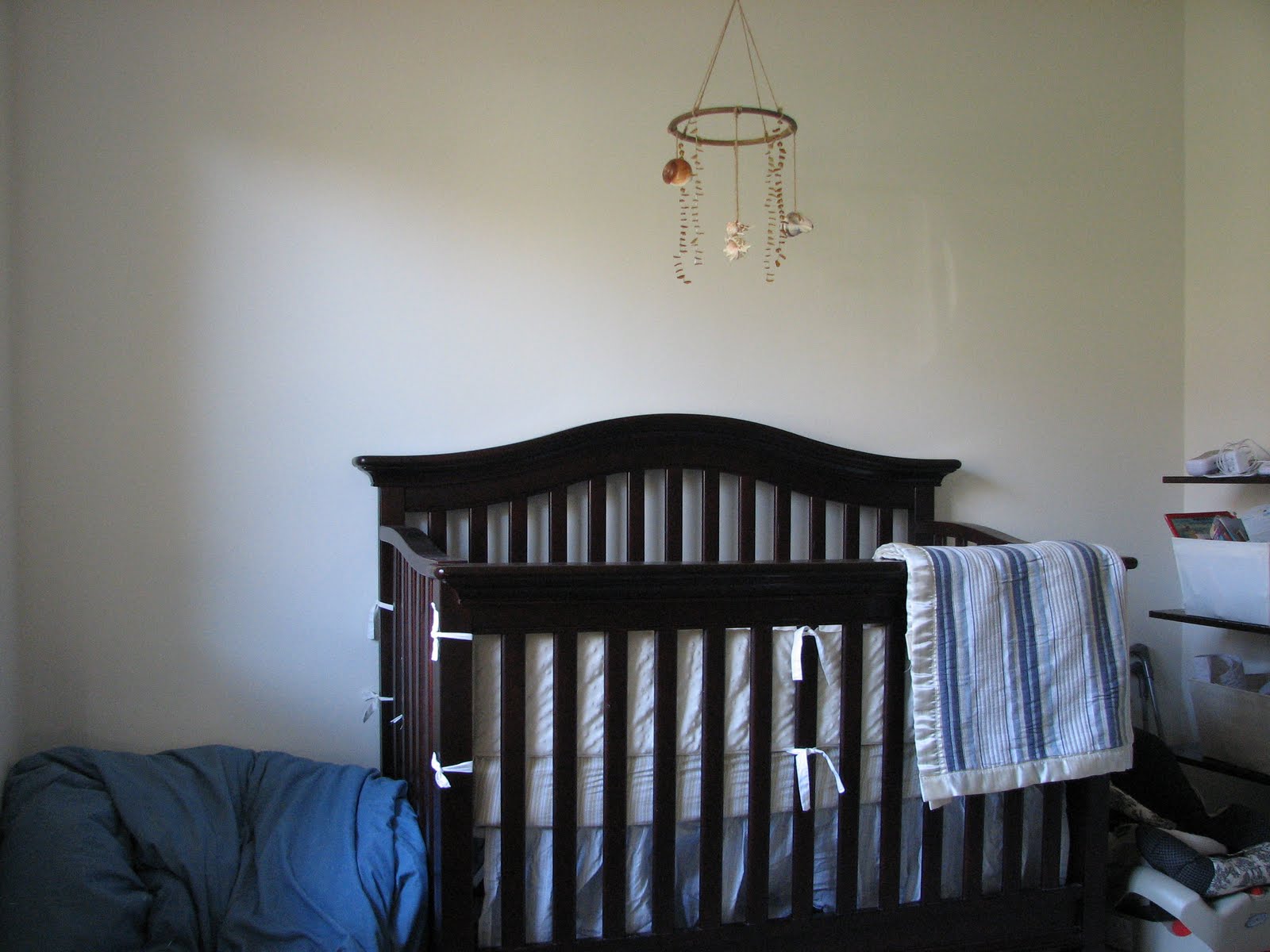 [nursery+004.JPG]