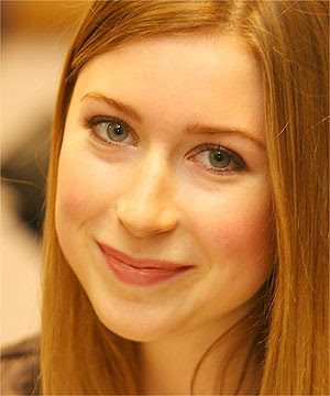 http://1.bp.blogspot.com/_TcwbPuj2SZ0/SMH-zp8bhQI/AAAAAAAACdg/IzeER8-s-98/s400/HayleyWestenra_1.jpg