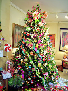 Sugarplum Christmas Tree Decorating Idea Photo