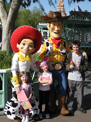 Disneyland - Woody and Jessie with the kids