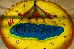Y un dia vino Martin y pinto ademas de angeles el logo en la pared