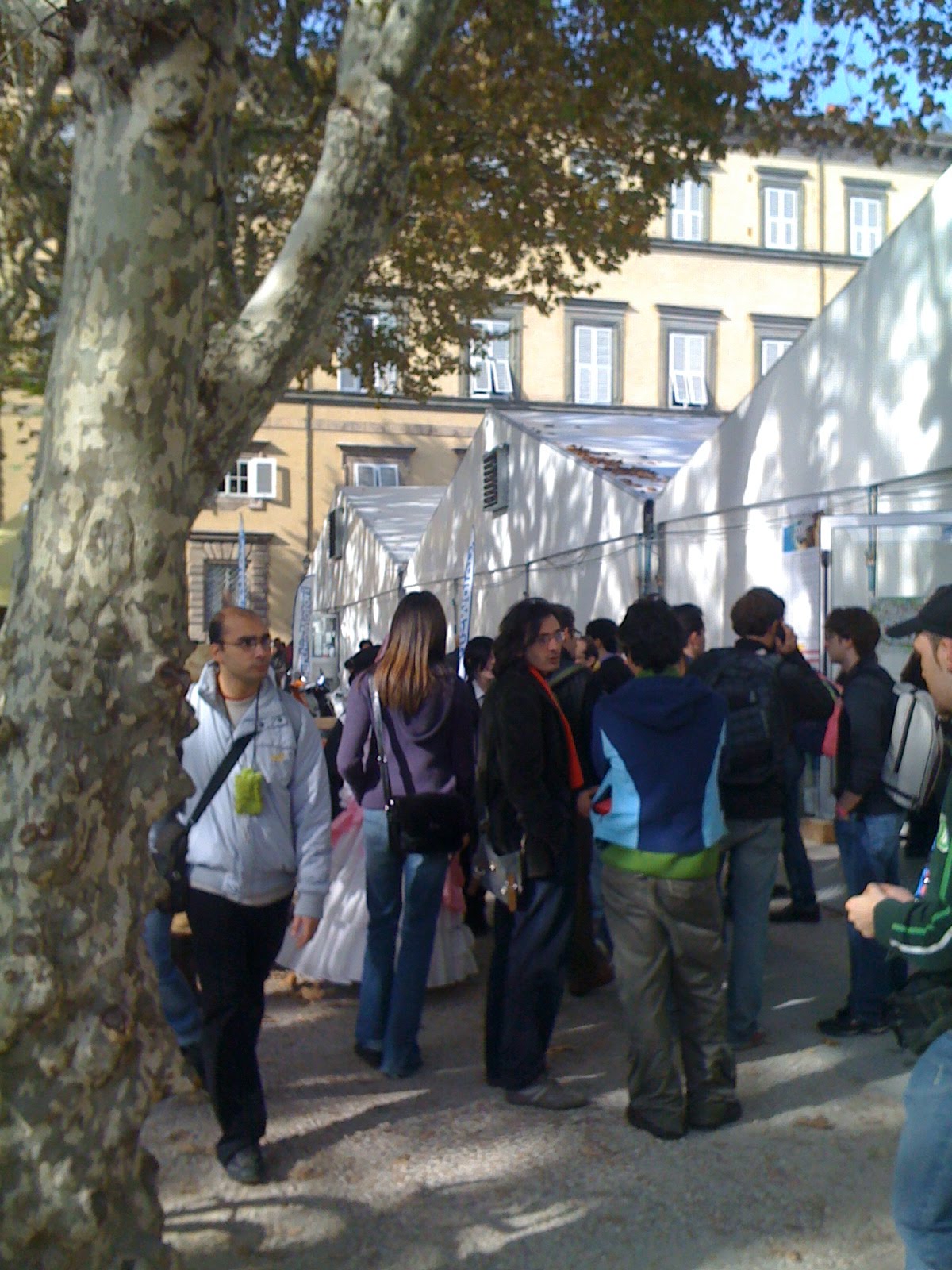 [lucca200905.JPG]