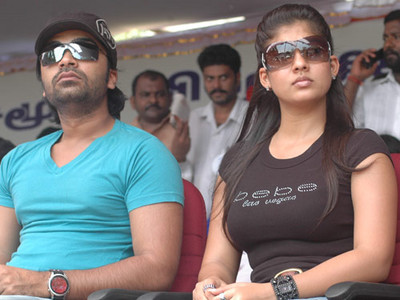 http://1.bp.blogspot.com/_ThigOYiWMJw/TTscfC7upyI/AAAAAAAABiw/eGzBDeGaFOI/s1600/Nayanthara-hot-stills004.jpg