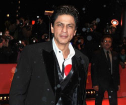 Sharukh Khan Wins Zee Cine Best Actor Award