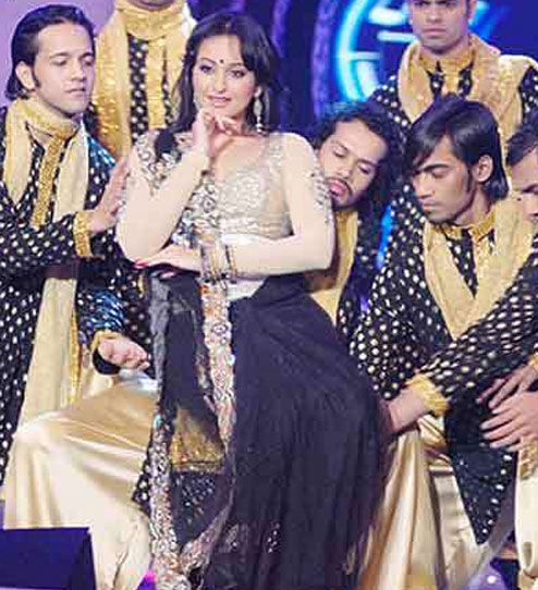 Kareena Kapoor Priyanka Chopra amp Sonakshi Sinha Rehearsals photos unveiled at Filmfare Awards unseen pics Kareena Kapoor Priyanka Chopra amp Sonakshi Sinha Rehearsals photos unveiled at Filmfare Awards unseen pics