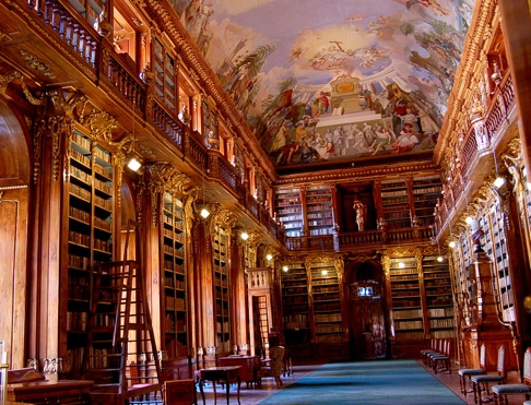 Sala central de la biblioteca Biblioteca+praga