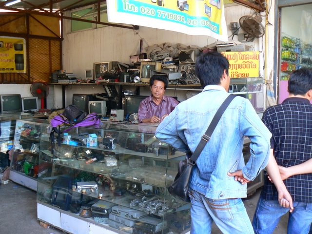 [electronics+repair.JPG]