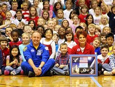 [astronaut-mike-fincke-Avonworth-Elementary-School.jpg]