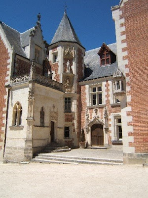 Chateau De Cloux