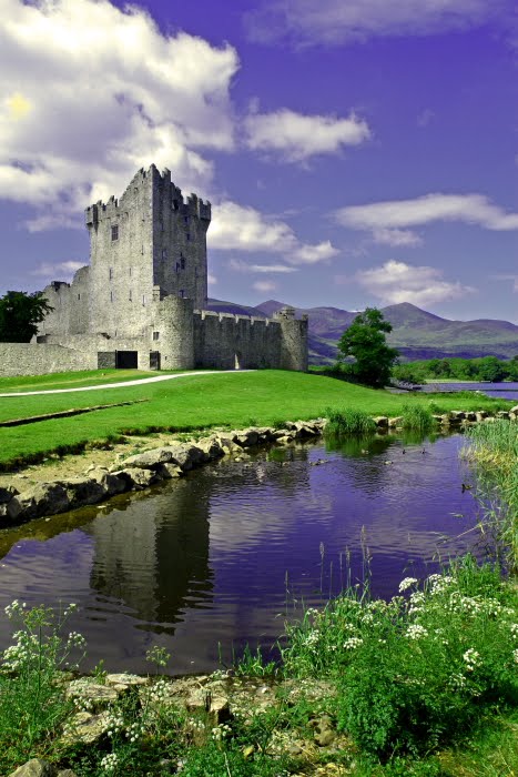 [4326Ross_castle_Ireland_.jpg]