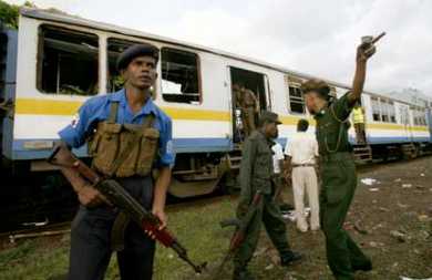 [2008-05-26T140638Z_01_COL104_RTRIDSP_2_SRILANKA-EXPLOSION_articleimage.jpg]