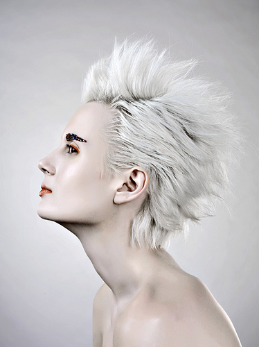 Hair And Hairstyles How To Bleach Hair White