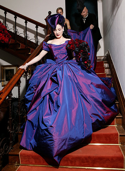 [Obrazek: purple-wedding-dress-dita-von-cheese.jpg]