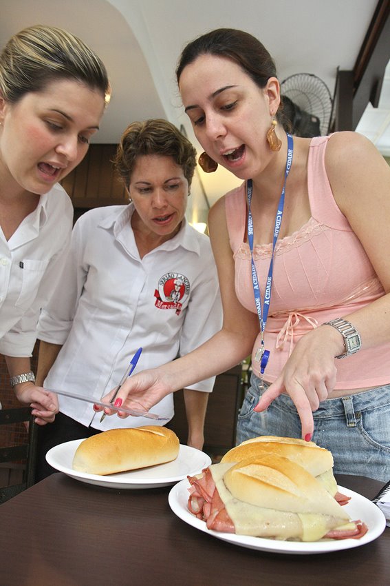 [maria+fernanda+mortadela+02++foto+matheus.jpg]