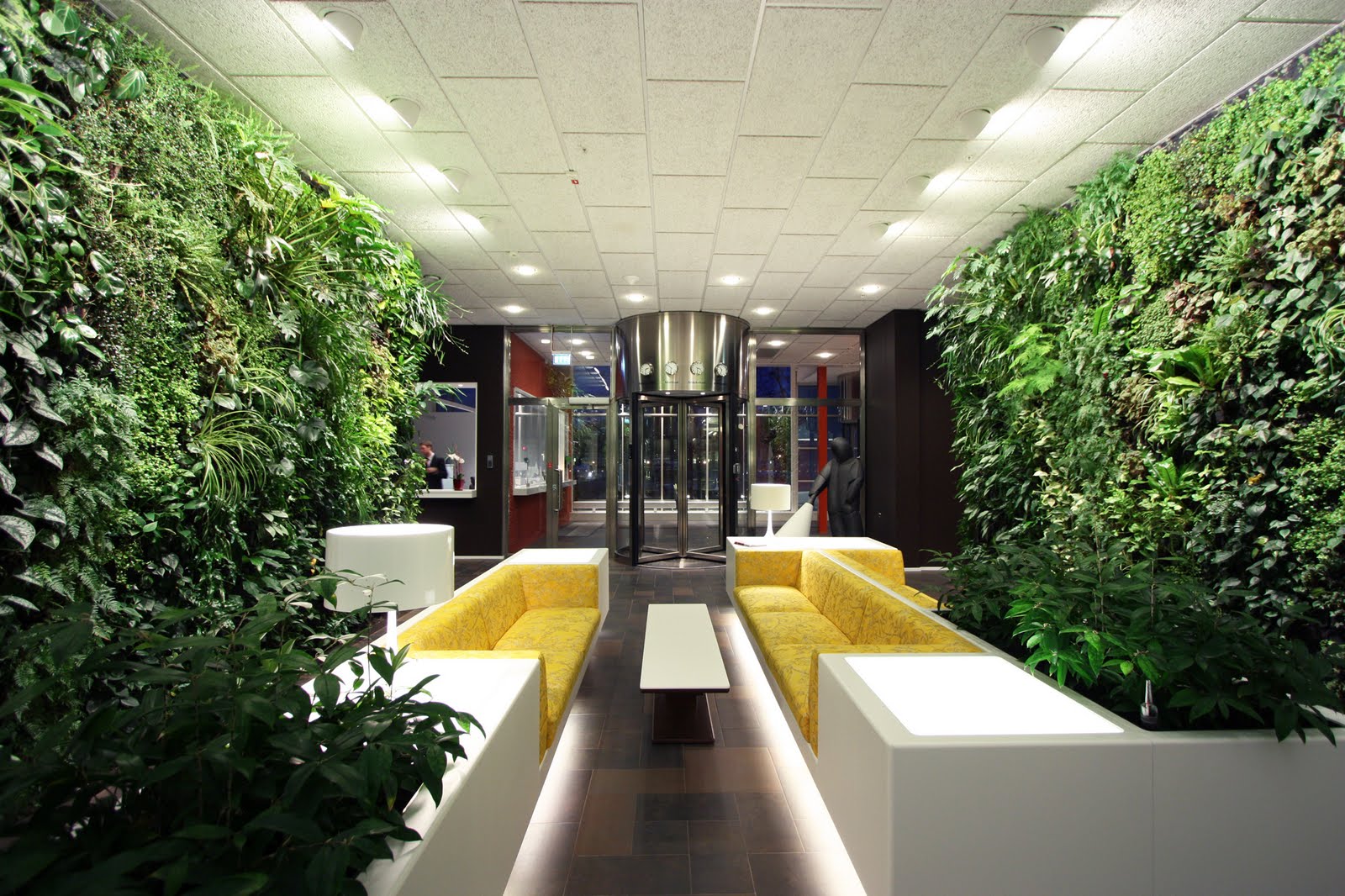 Unique Vertical Garden Interior for Large Space