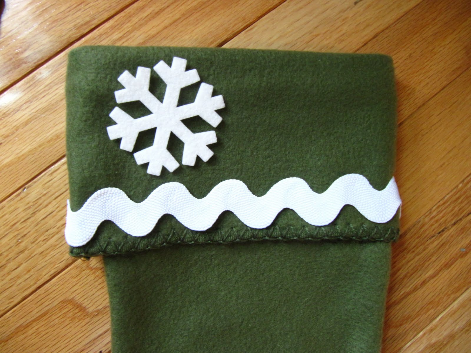 Sew Many Ways... Tool Time Tuesday...No Sew Tree Skirt for 2.50