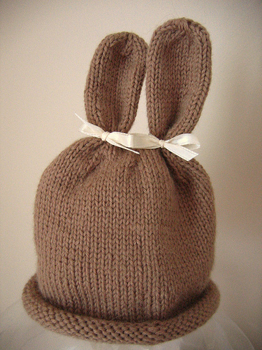 [knitting+bunny+hat+flickr+anny+purls.jpg]