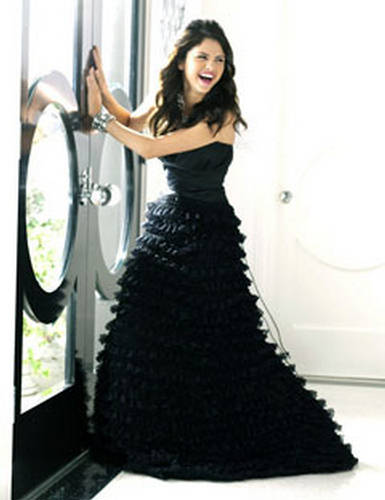 Relations of the Angel's Selena+Gomez+Seventeen+Prom+2010+(11)