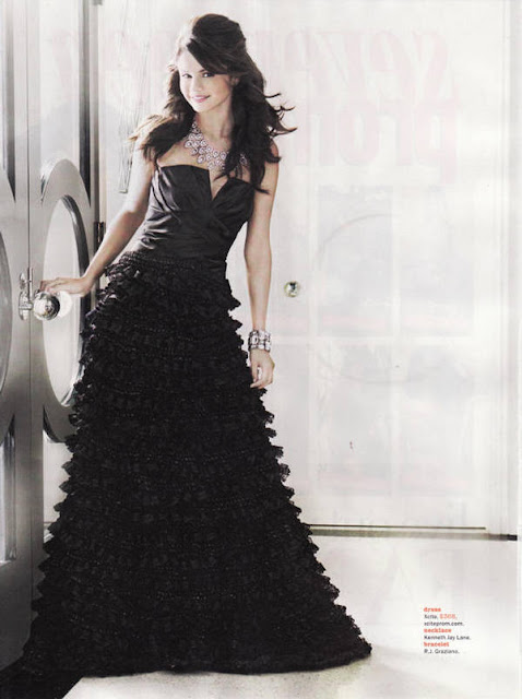 مممرررررررررررة       حمااااس Selena+Gomez+Seventeen+Prom+2010+(2)