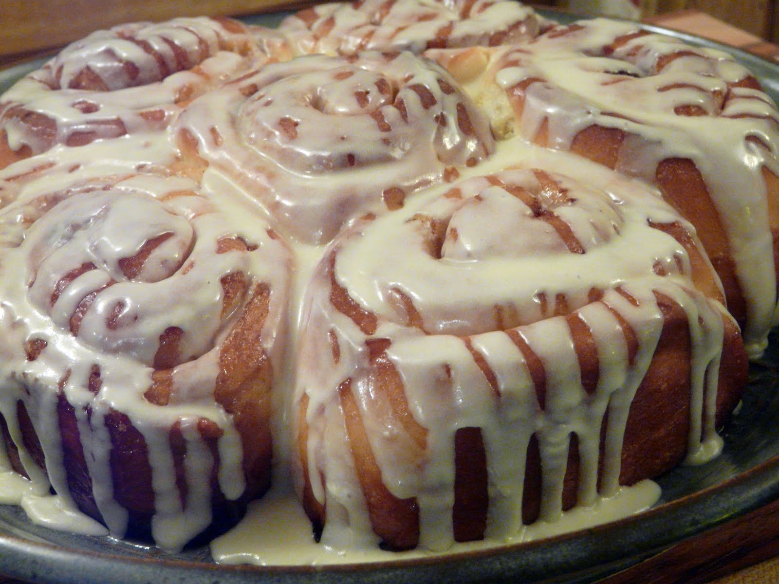 Cinnamon+Rolls+March+25th,+2010.jpg