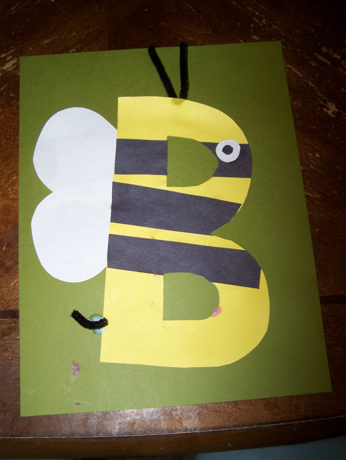 LAWTEEDAH Letter B Bumblebee