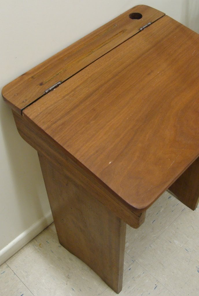 Tri Q Vintage Childs School Desk