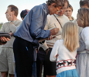 Colin the Star signs autographs....