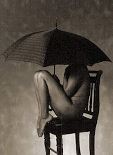 Me sepultaron las tardes y los gritos se ahogaron en mi propia soledad...
