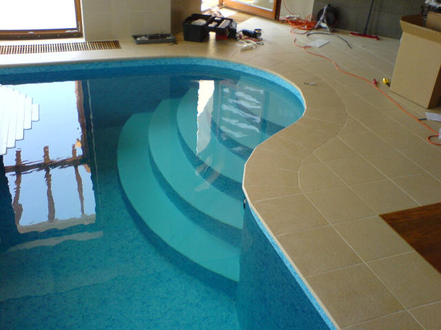 [bazenove-schodiste.jpg]