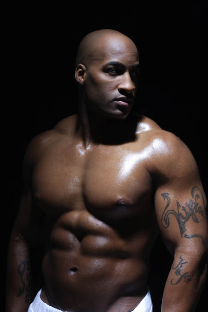 Muscle gallery: muscular black
