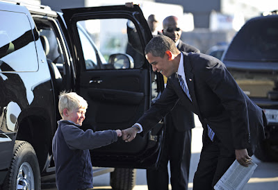 Obama giving little kid dap