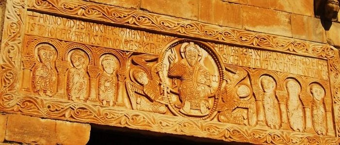 Abbazia AVRIL de Saint Genis :Istaufer Friius Spinon recescegene Sicene Sueve vocant Fontanas