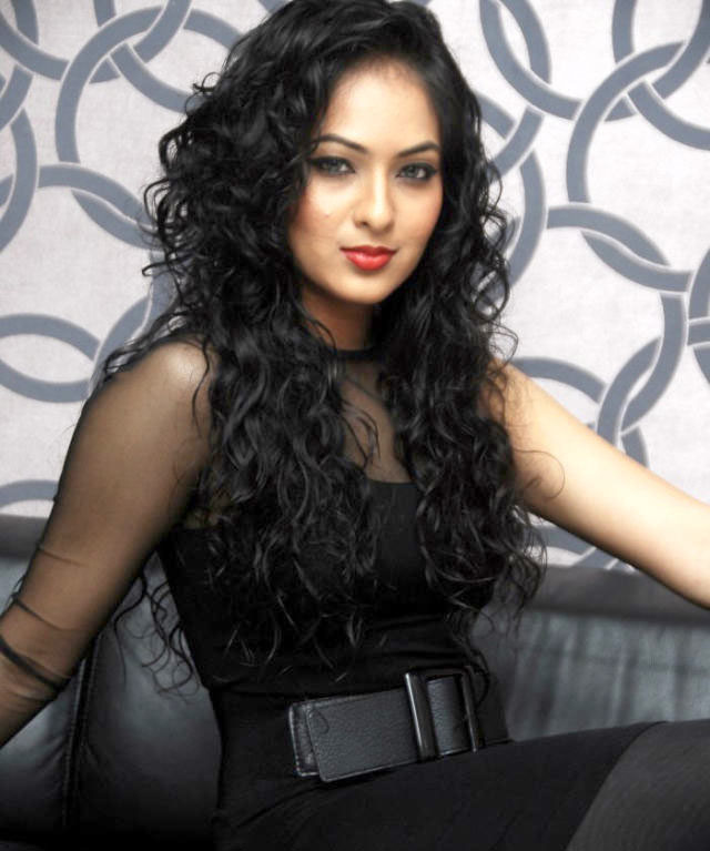 mobileweb Komaram Puli Heroine Nikesha Patel, Komaram Puli