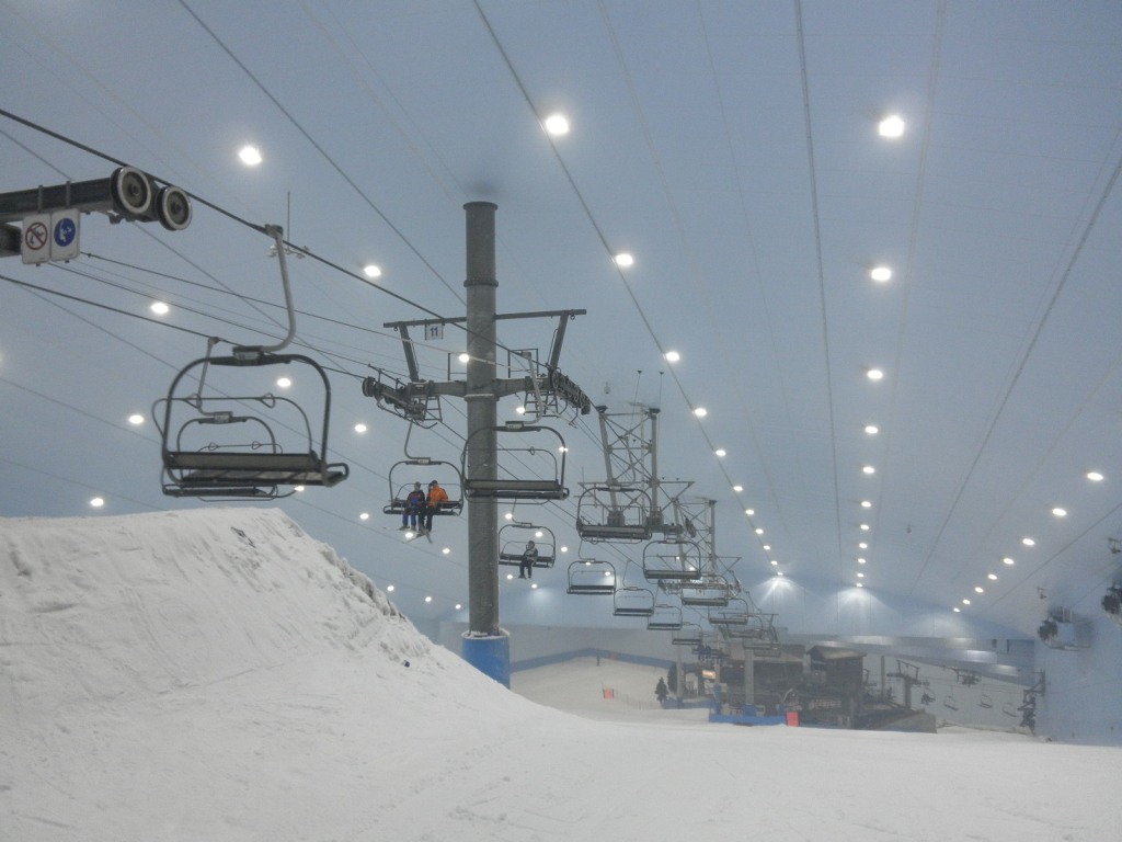 Australien Indonesien Dubai Dubai Skifahren In Der Arabischen Wuste