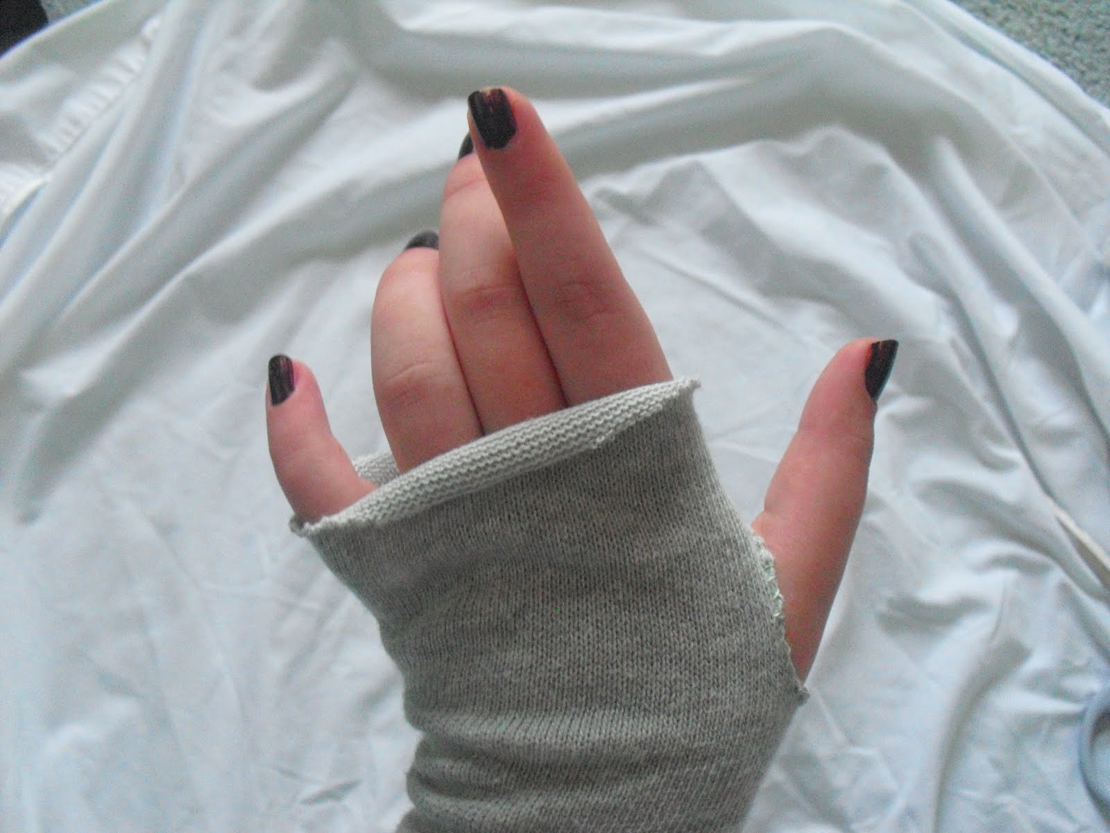 D. I. Y. REVAMPED How to make tube sock arm warmers