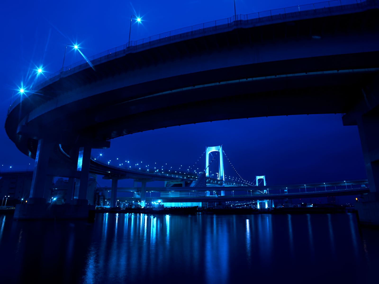 http://1.bp.blogspot.com/_UeKpPmoedmk/SxE-1X3oYOI/AAAAAAAAAH0/S9V69wBCZsM/s1600/City+Bridge+Blue+Skyline+walp+TLG.png