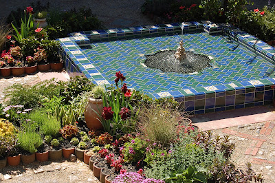 Little Red House: A Spanish Garden