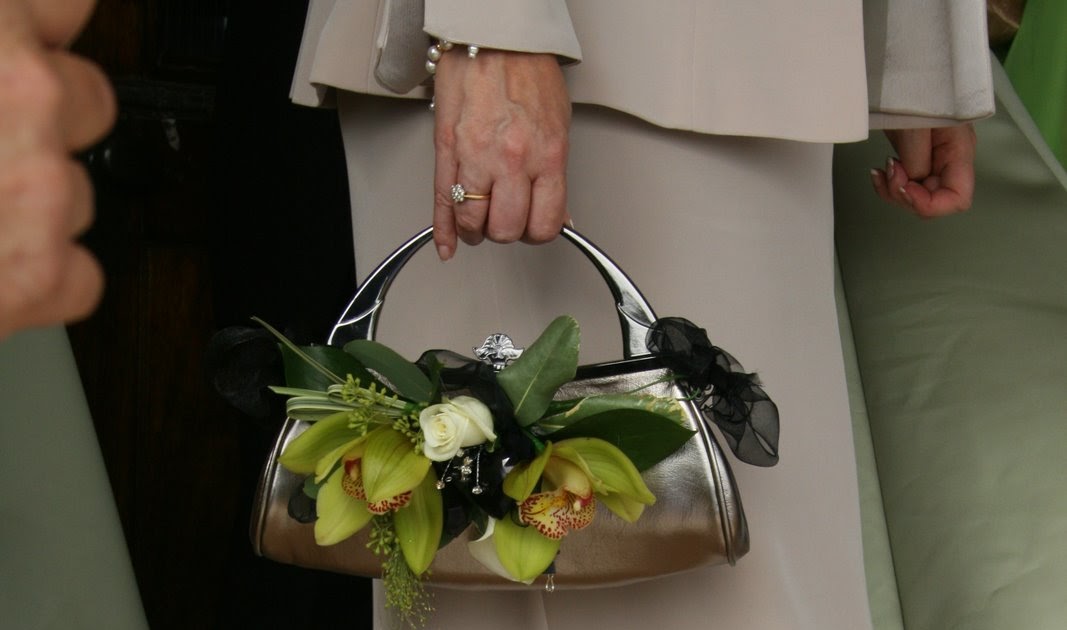 Flower Design Buttonhole & Corsage Blog Hand Bag Corsage in Pale Green