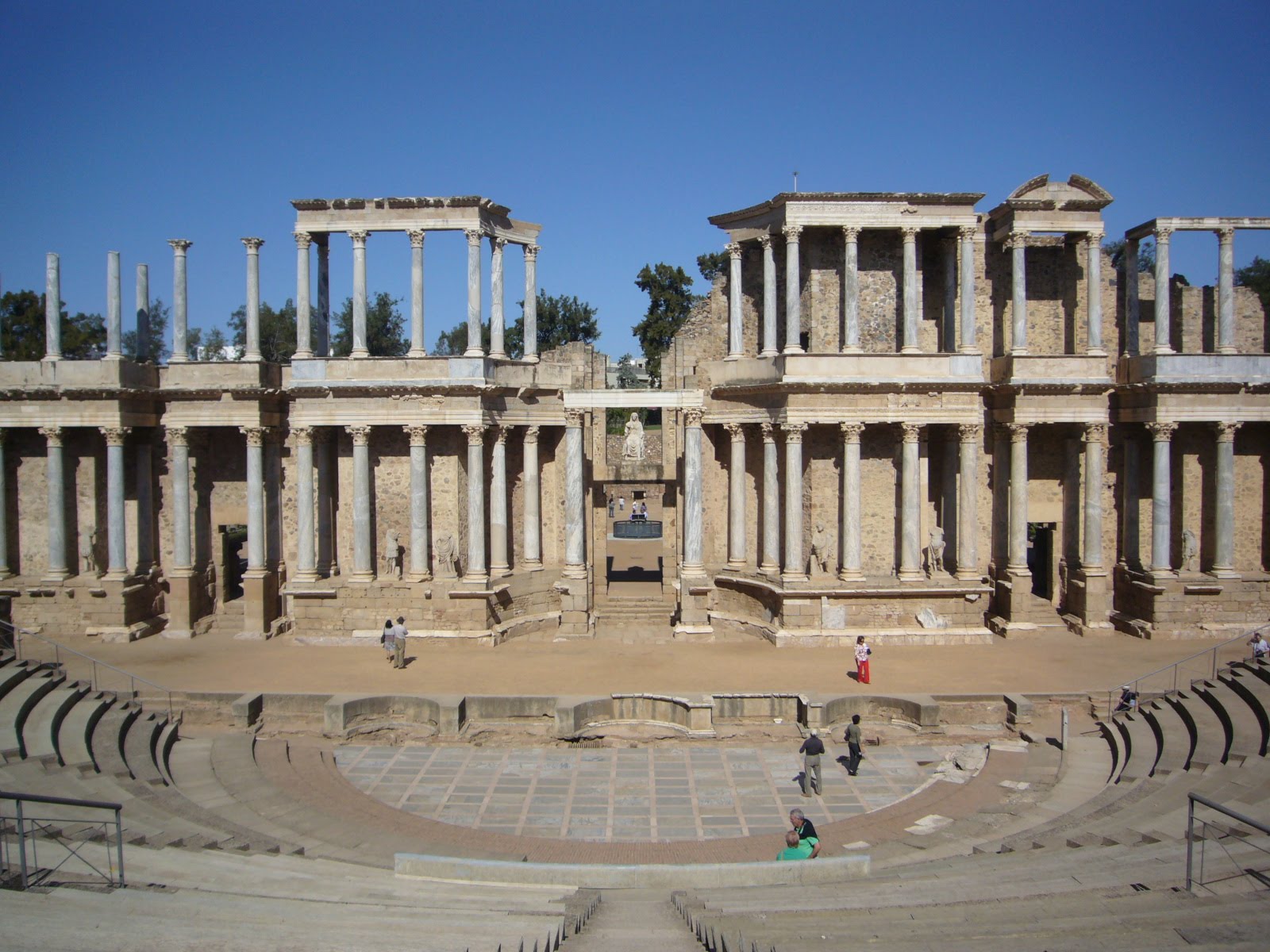 [L1090175.JPG]