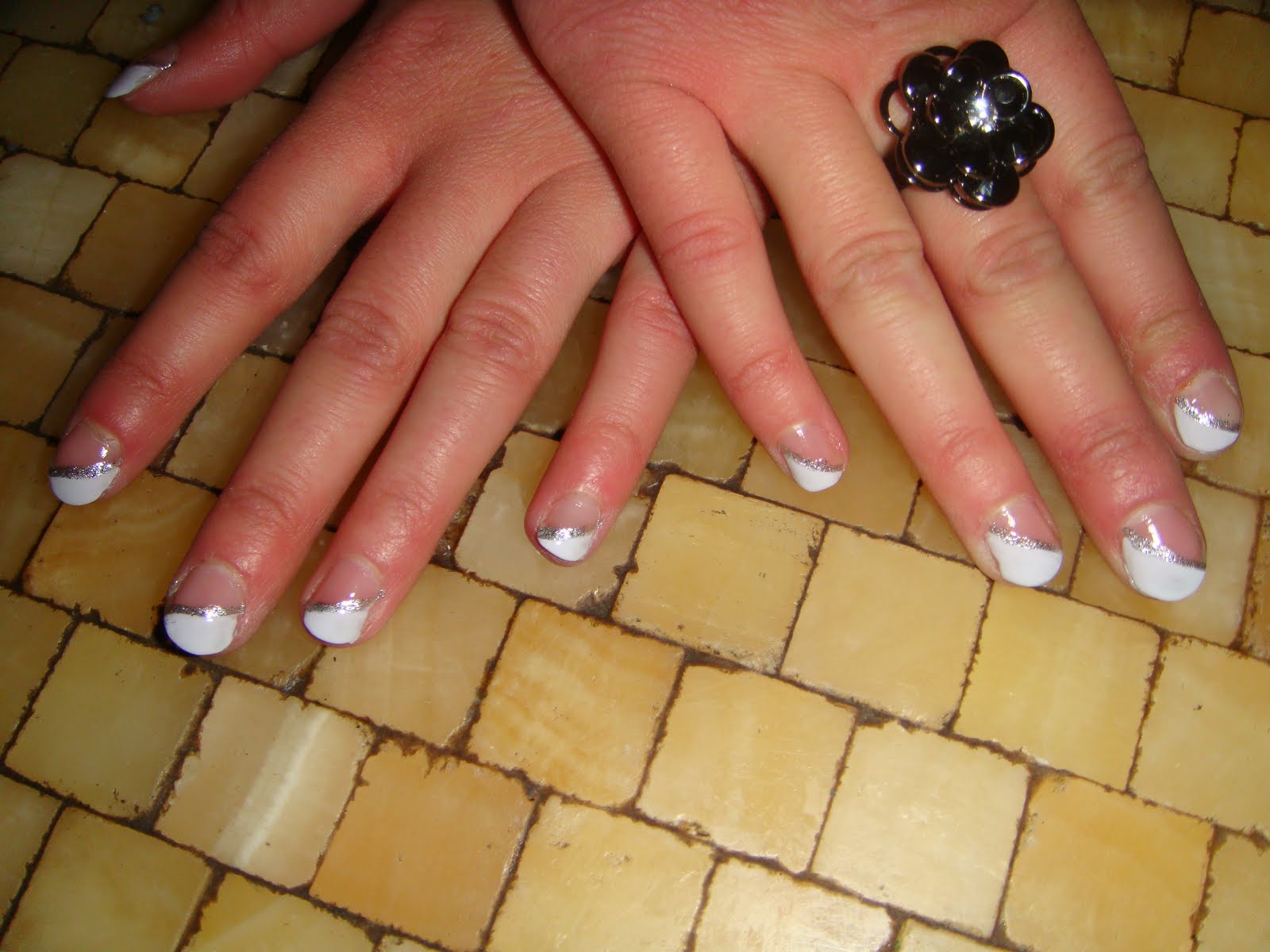 but check out her blog for more designs! daily-nail.blogspot.com